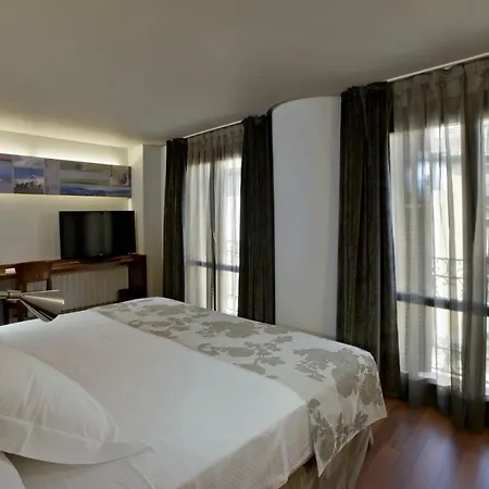 Sancho Abarca Petit Otel