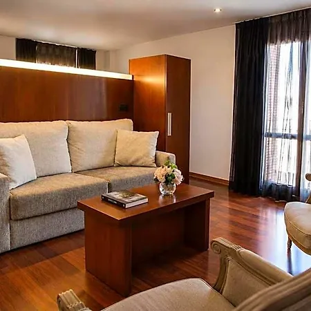 Sancho Abarca Petit 4*