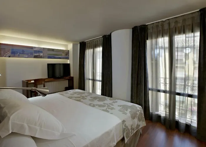 Sancho Abarca Petit Hotell