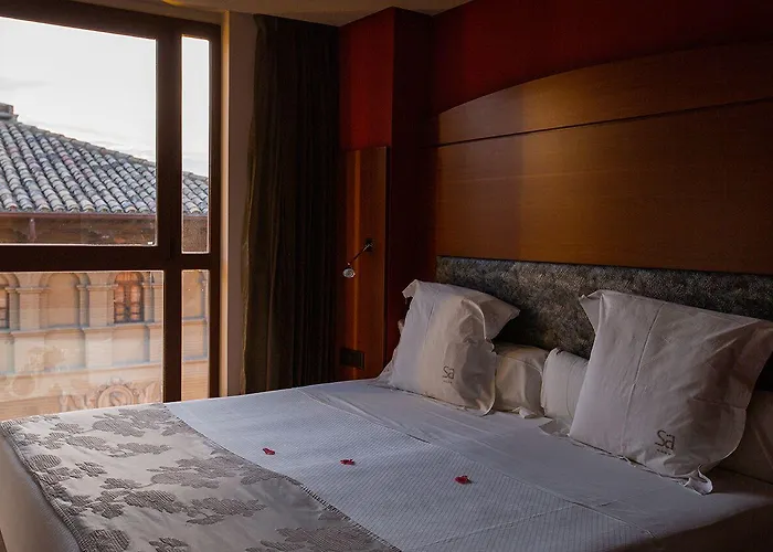 Sancho Abarca Petit Hotell Huesca