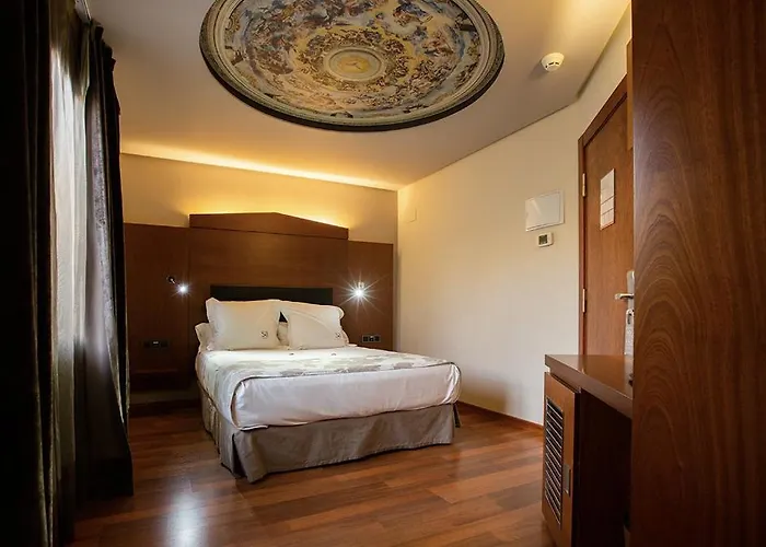 Hotel Sancho Abarca Petit 4*