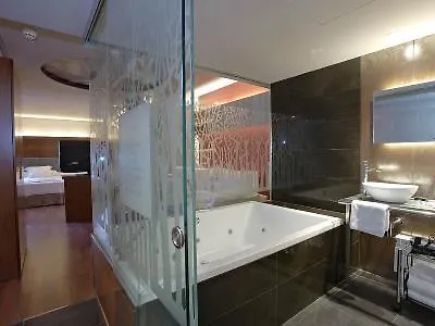 Hotel Sancho Abarca 4*